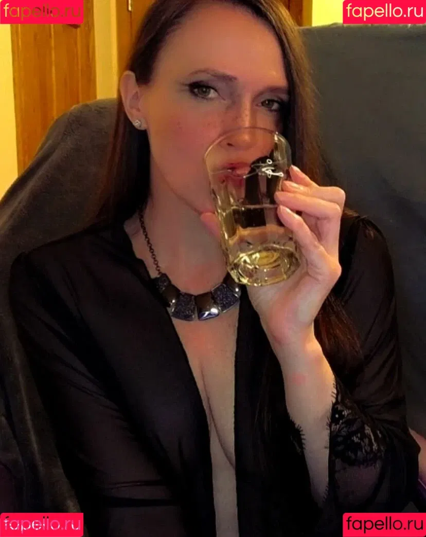 Molly Nova Onlyfans Photo Gallery 