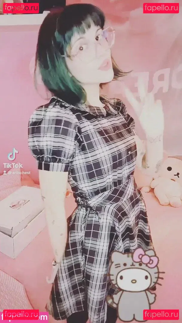 Aril's Chest Onlyfans Photo Gallery 