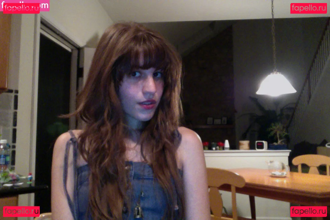 Aril's Chest Onlyfans Photo Gallery 