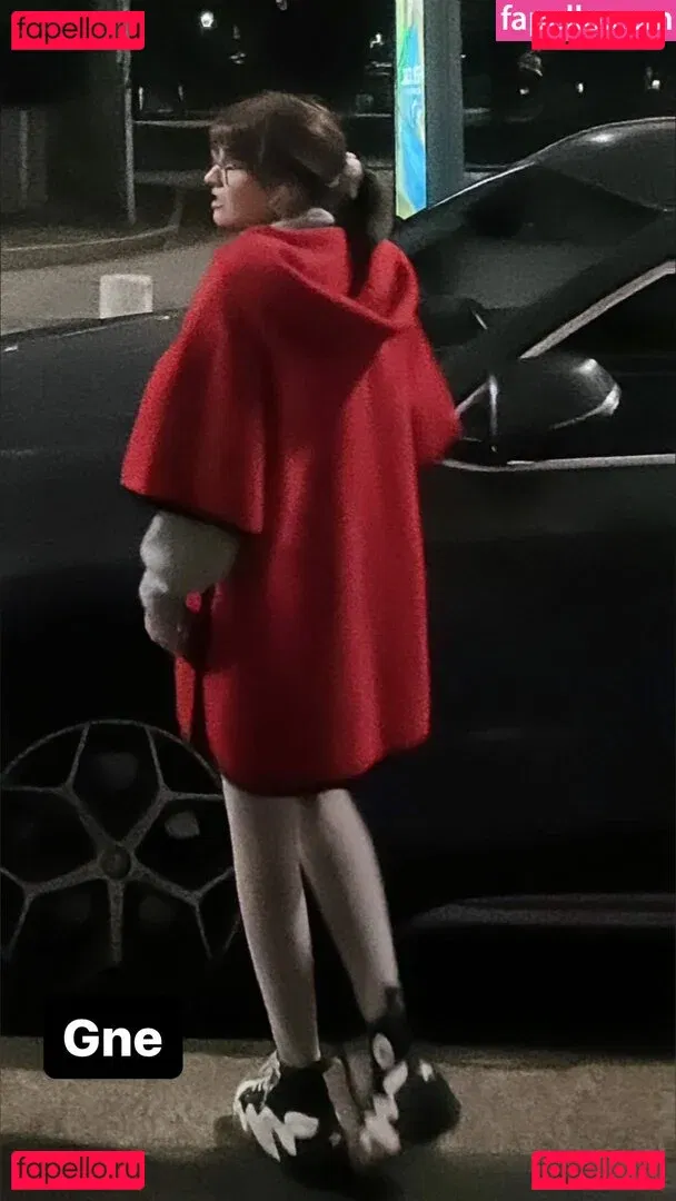 Aril's Chest Onlyfans Photo Gallery 