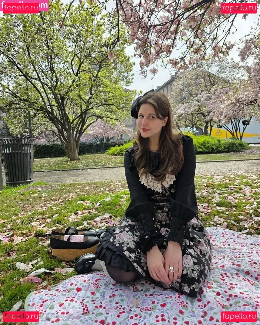 Aril's Chest Onlyfans Photo Gallery 