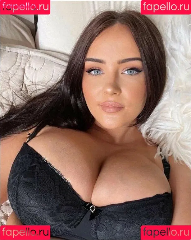 Evelyn White Onlyfans Photo Gallery 