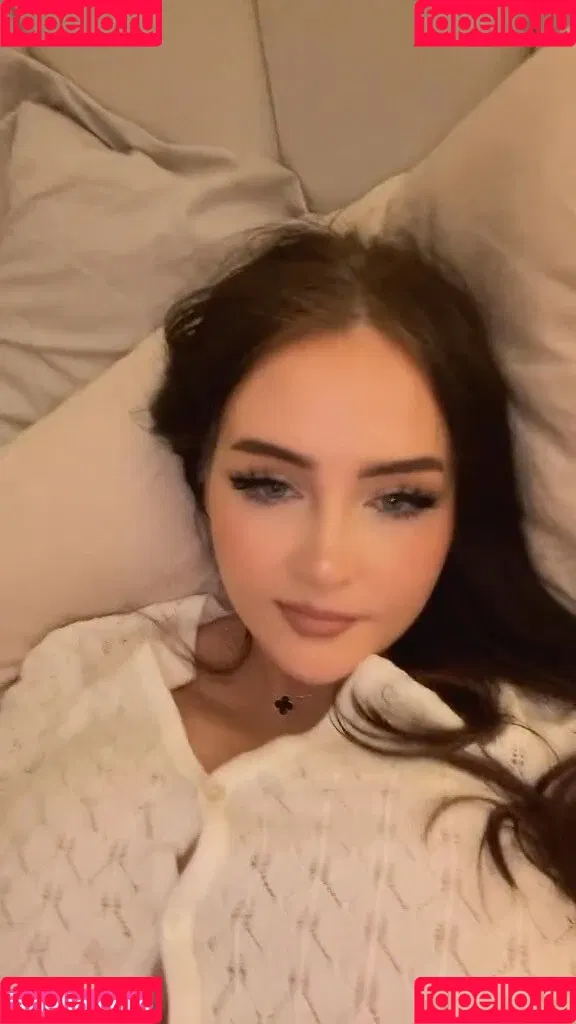 Evelyn White Onlyfans Photo Gallery 