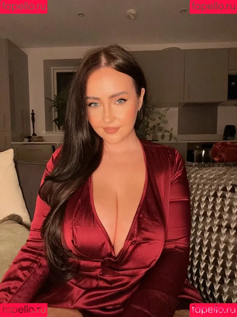 Evelyn White Onlyfans Photo Gallery 