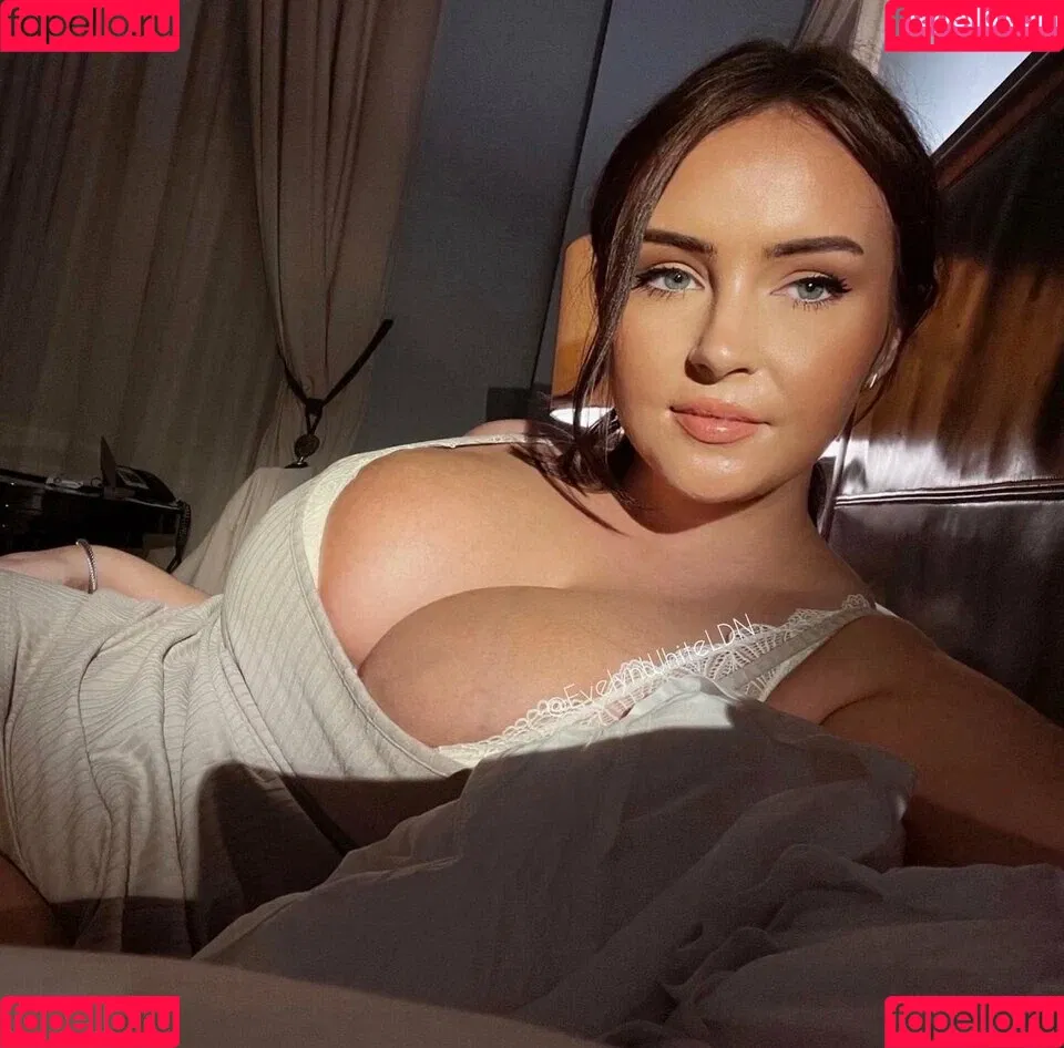 Evelyn White Onlyfans Photo Gallery 
