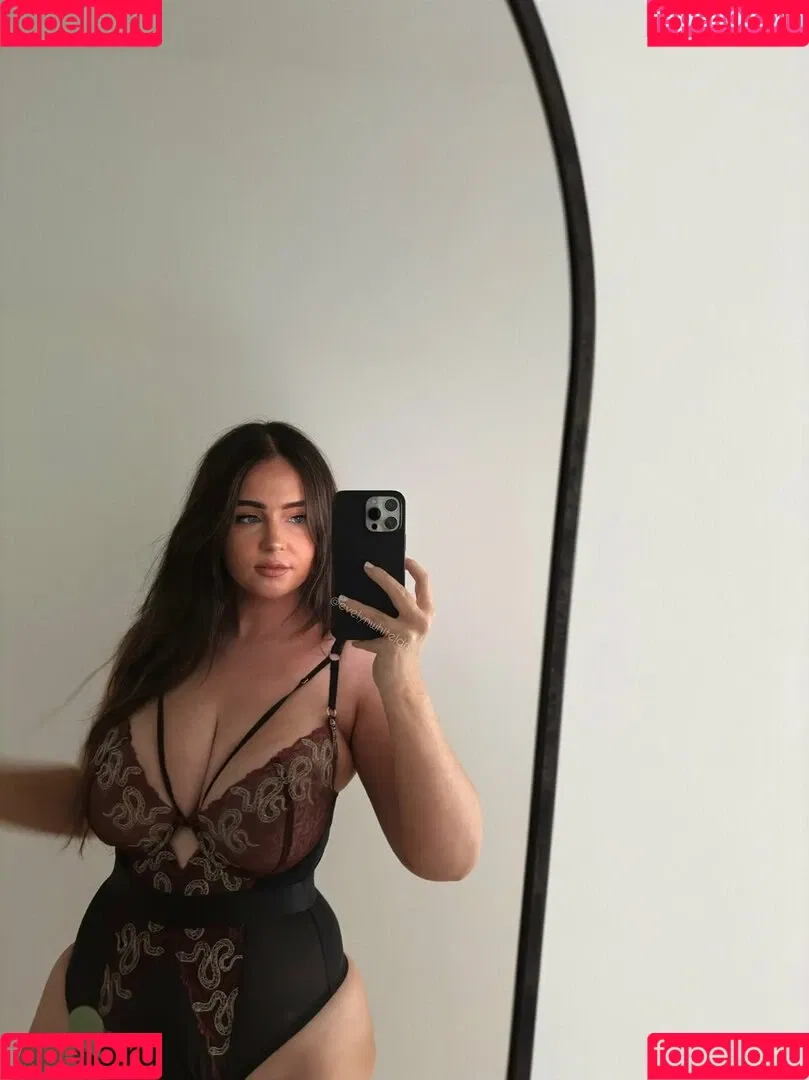 Evelyn White Onlyfans Photo Gallery 