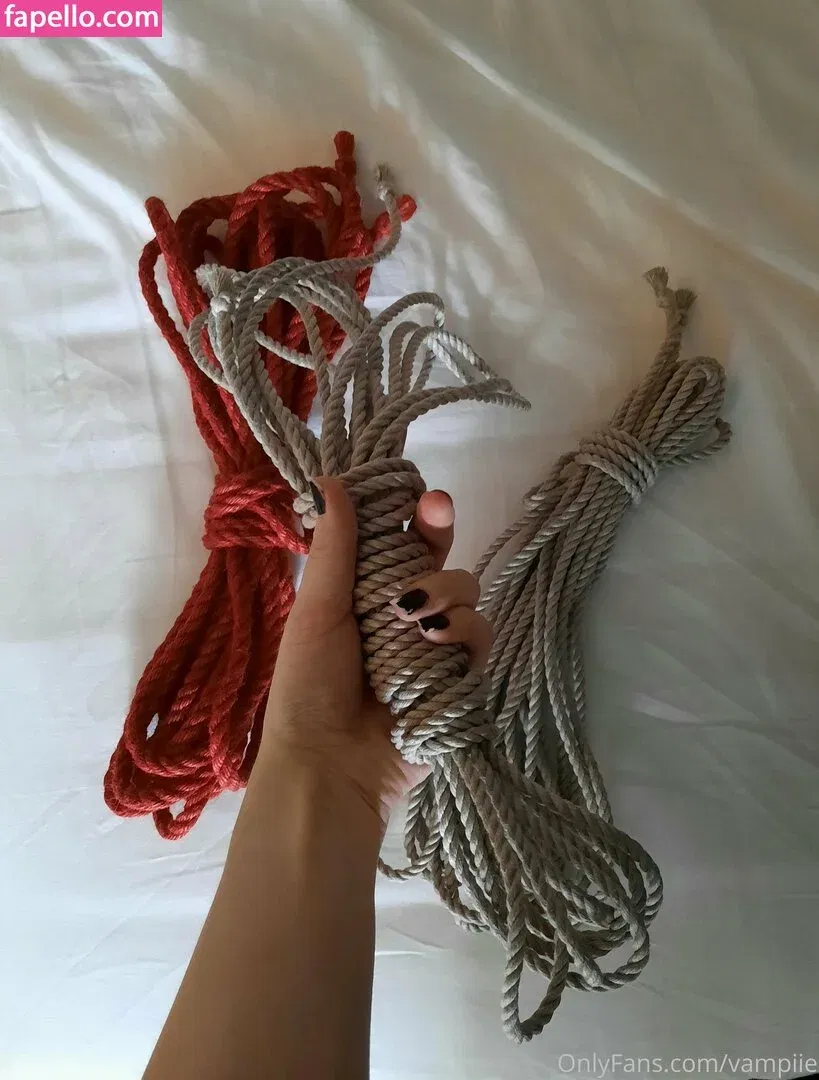 vampiie Onlyfans Photo Gallery 