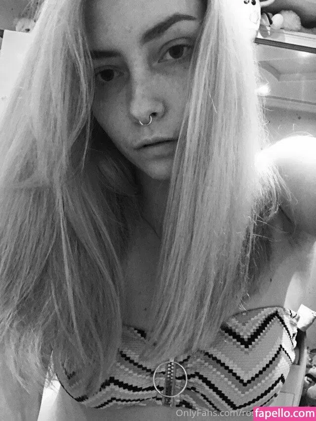 rosy_blondbabe Onlyfans Photo Gallery 