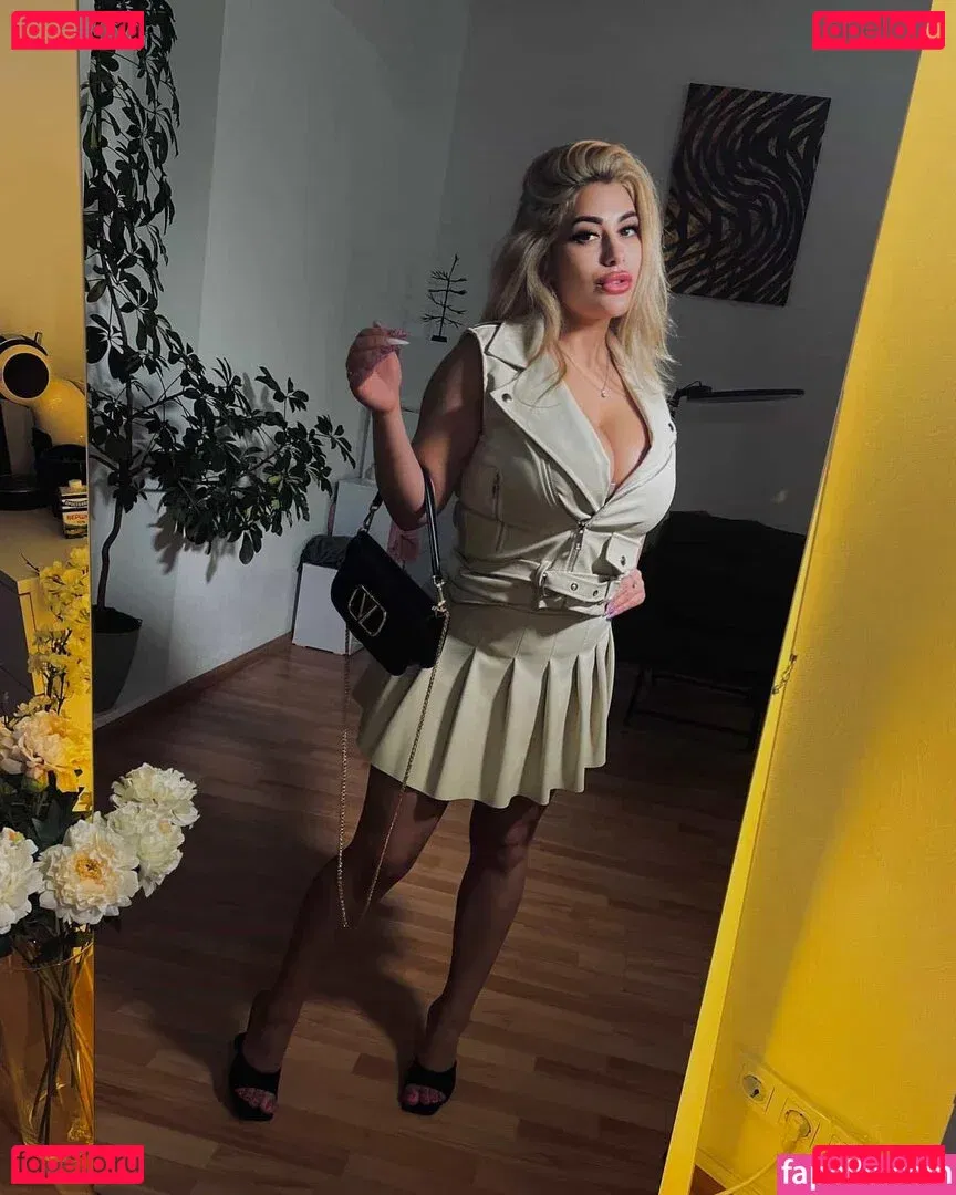 blondiiie_rose Onlyfans Photo Gallery 