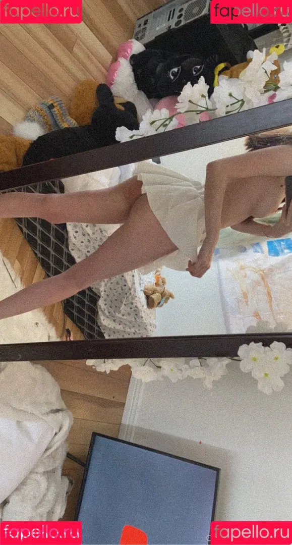 Lunally Onlyfans Photo Gallery 