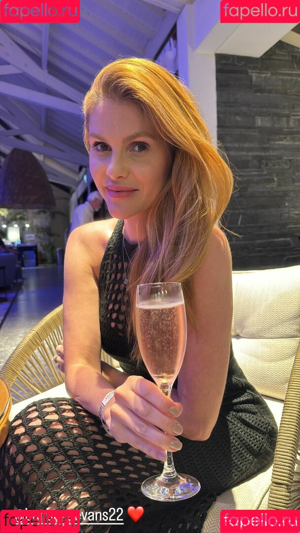 Barbara Evans Onlyfans Photo Gallery 