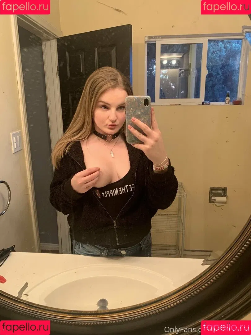 Eliza Eves Onlyfans Photo Gallery 