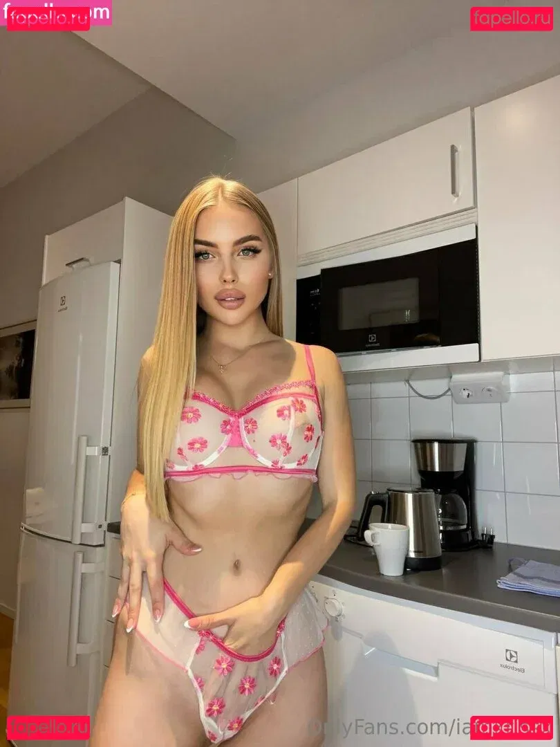 iamkrissx Onlyfans Photo Gallery 