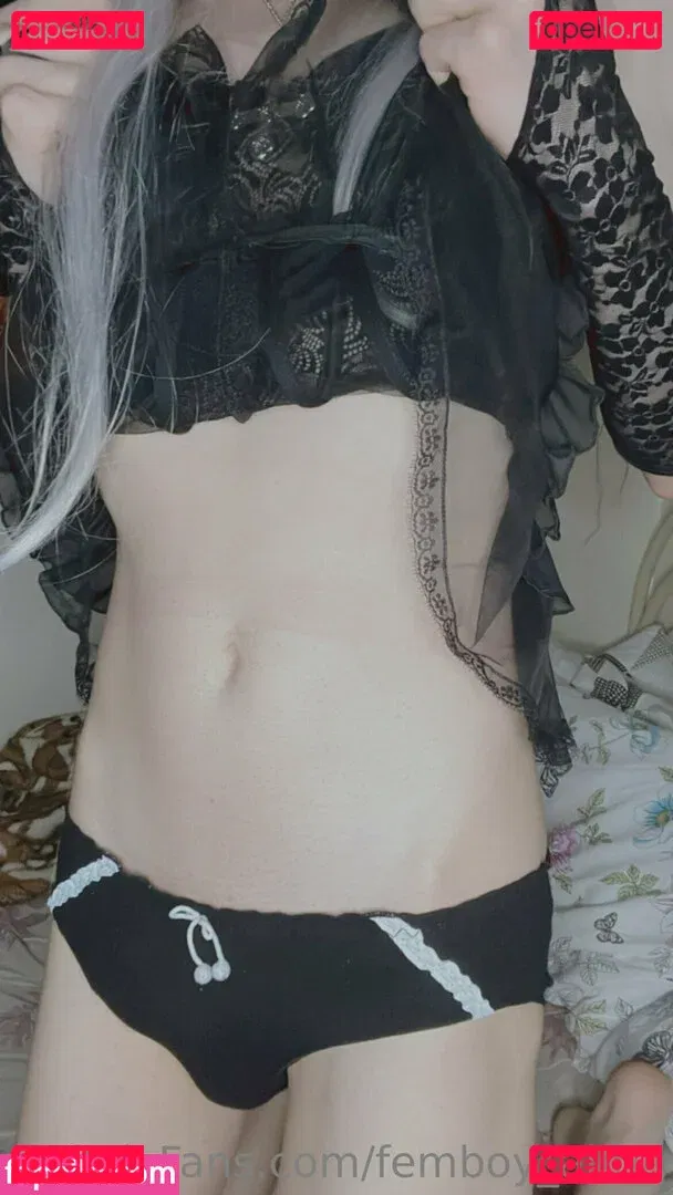 femboy_alma Onlyfans Photo Gallery 