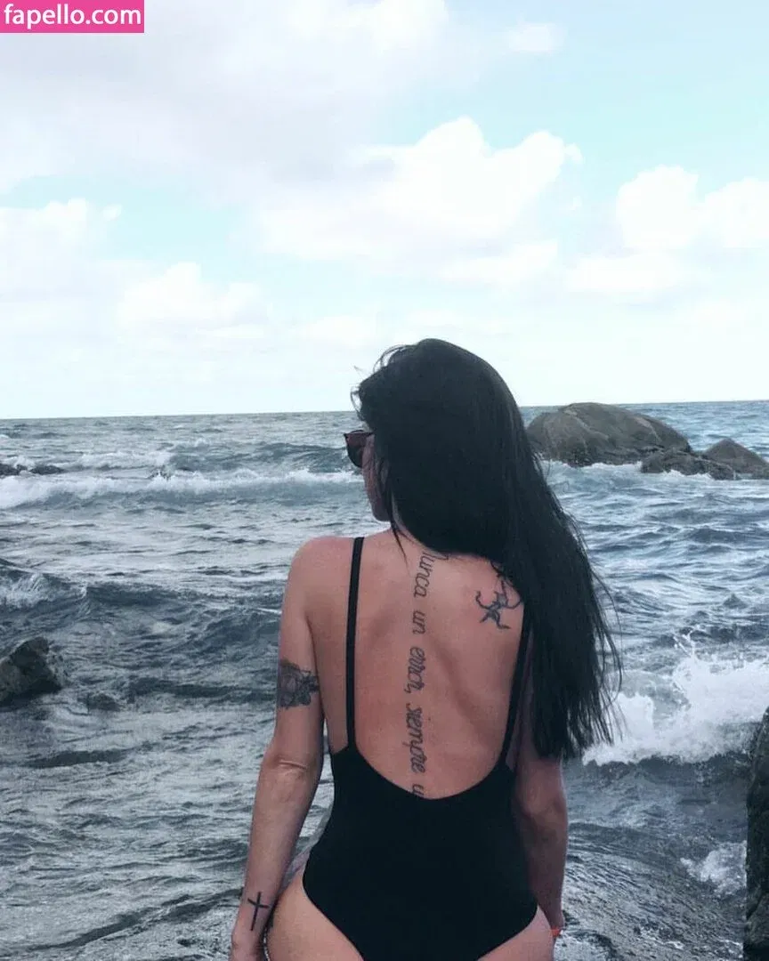 Melu Yoverno Onlyfans Photo Gallery 