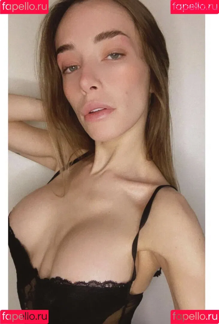 Melu Yoverno Onlyfans Photo Gallery 