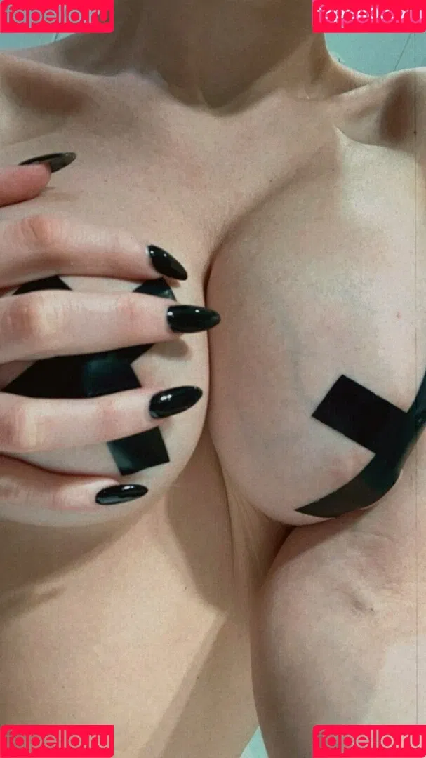 Melu Yoverno Onlyfans Photo Gallery 