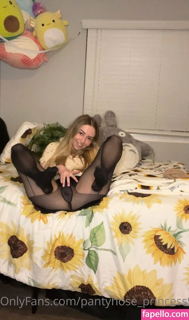 pantyhose_princess99 Onlyfans Photo Gallery 