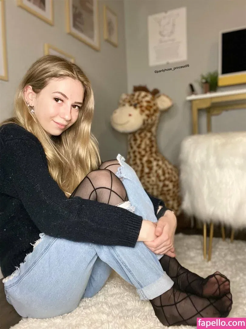 pantyhose_princess99 Onlyfans Photo Gallery 