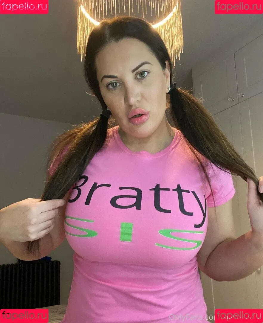 perv-mom Onlyfans Photo Gallery 