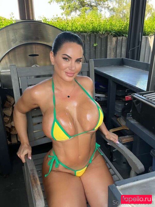 perv-mom Onlyfans Photo Gallery 