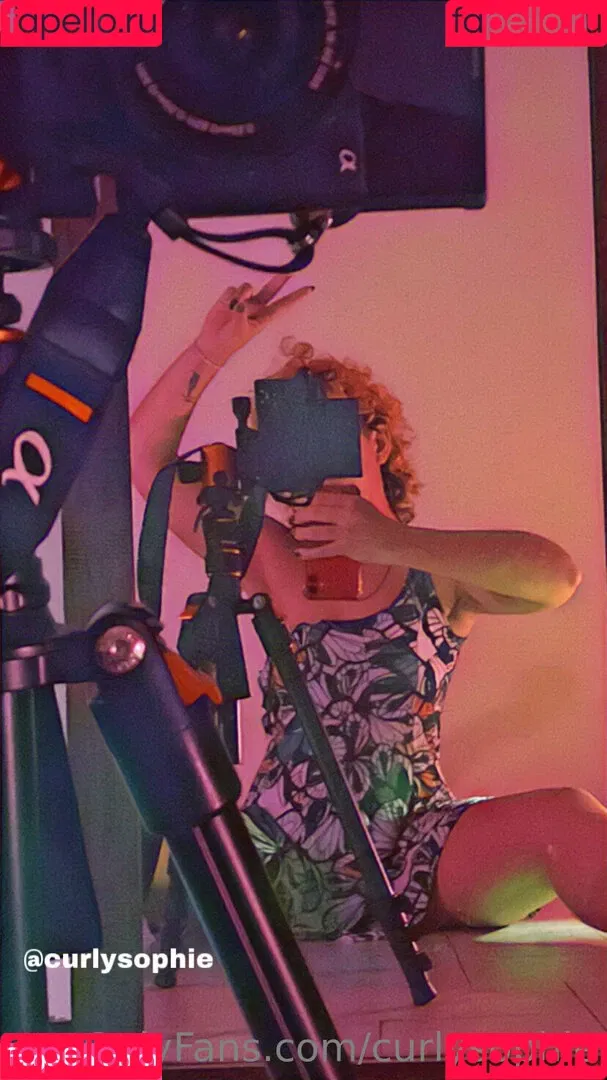 curlysophie Onlyfans Photo Gallery 
