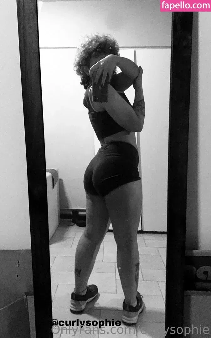 curlysophie Onlyfans Photo Gallery 