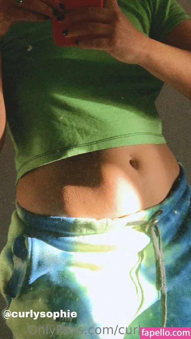 curlysophie Onlyfans Photo Gallery 