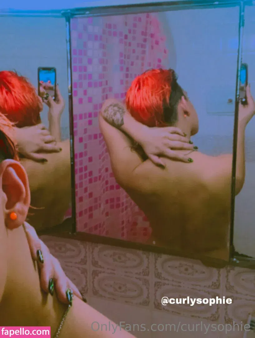curlysophie Onlyfans Photo Gallery 