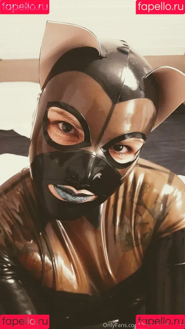 heavyrubberette Onlyfans Photo Gallery 