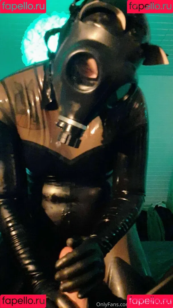 heavyrubberette Onlyfans Photo Gallery 
