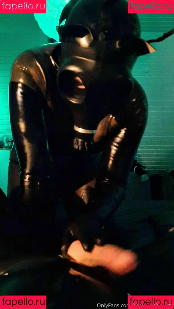 heavyrubberette Onlyfans Photo Gallery 