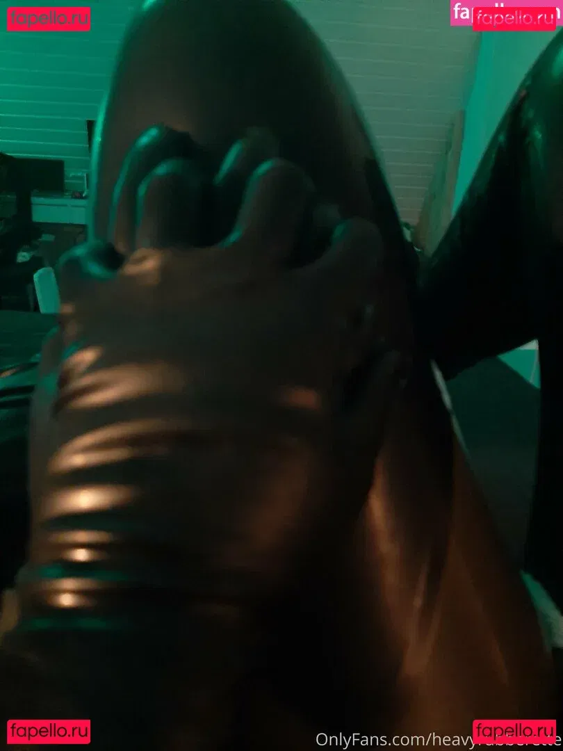 heavyrubberette Onlyfans Photo Gallery 