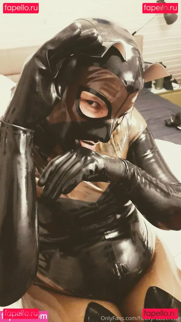heavyrubberette Onlyfans Photo Gallery 