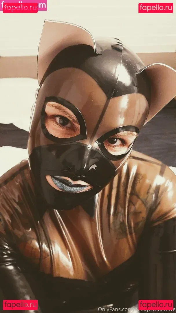 heavyrubberette Onlyfans Photo Gallery 