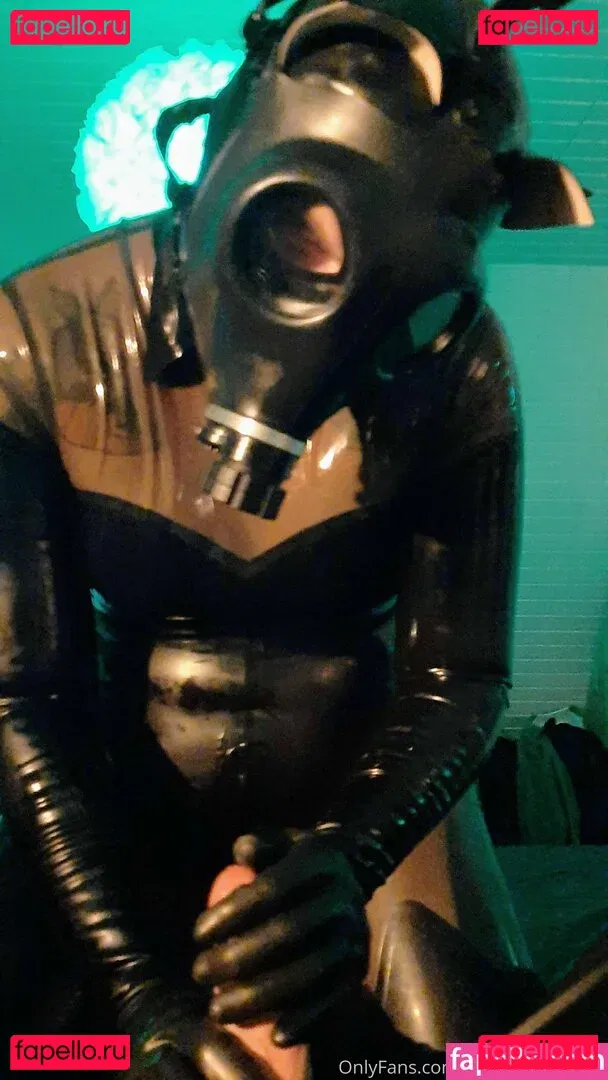 heavyrubberette Onlyfans Photo Gallery 