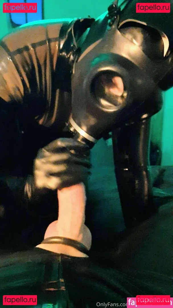 heavyrubberette Onlyfans Photo Gallery 