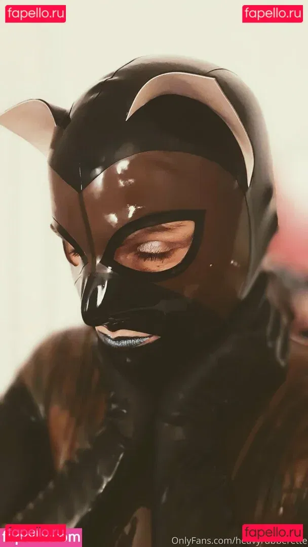 heavyrubberette Onlyfans Photo Gallery 