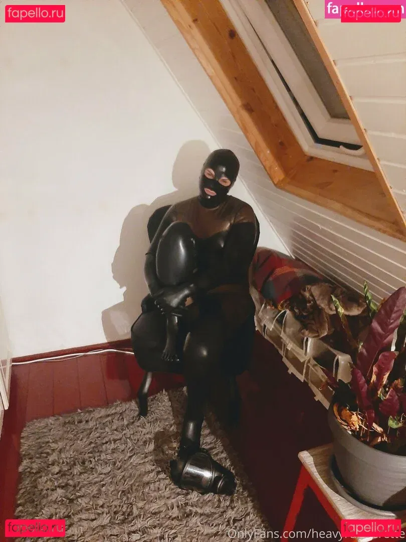 heavyrubberette Onlyfans Photo Gallery 