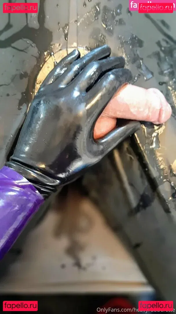 heavyrubberette Onlyfans Photo Gallery 