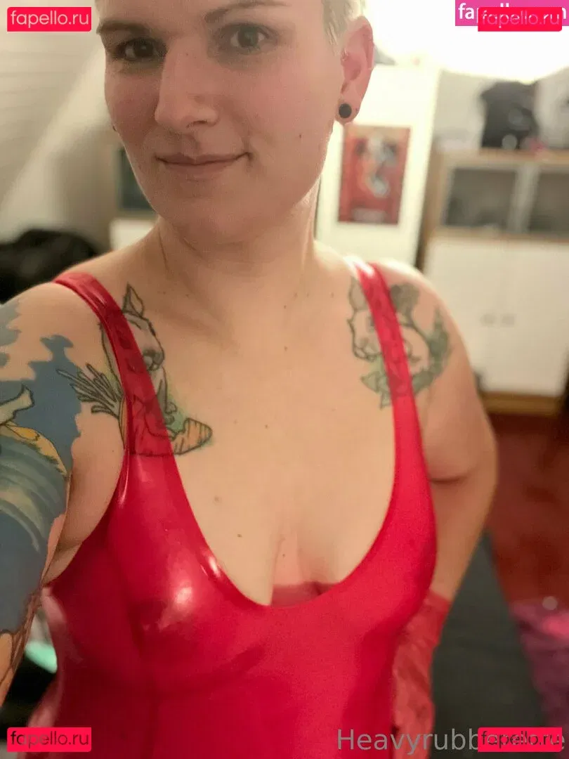 heavyrubberette Onlyfans Photo Gallery 