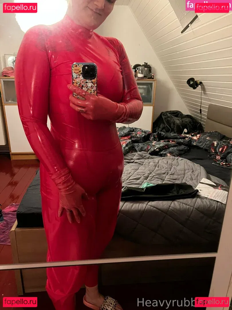 heavyrubberette Onlyfans Photo Gallery 