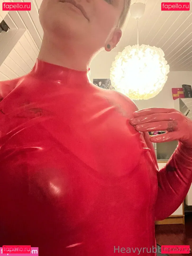 heavyrubberette Onlyfans Photo Gallery 