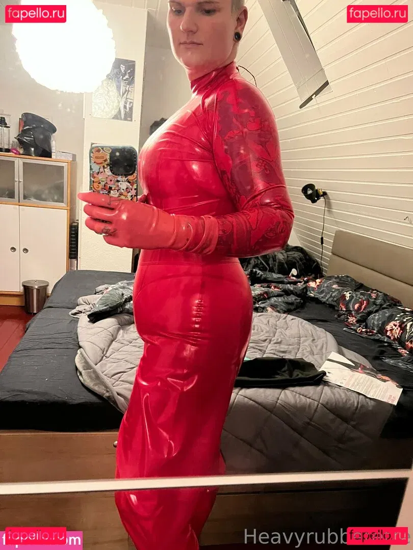 heavyrubberette Onlyfans Photo Gallery 