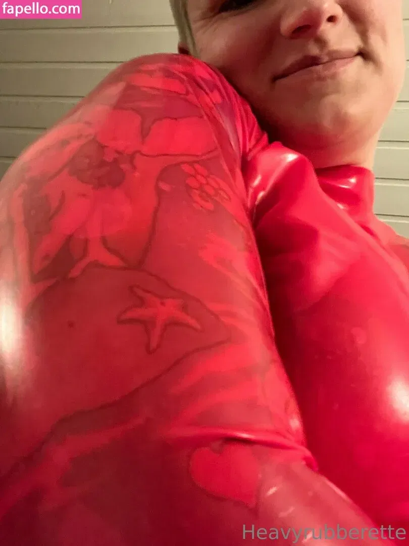 heavyrubberette Onlyfans Photo Gallery 