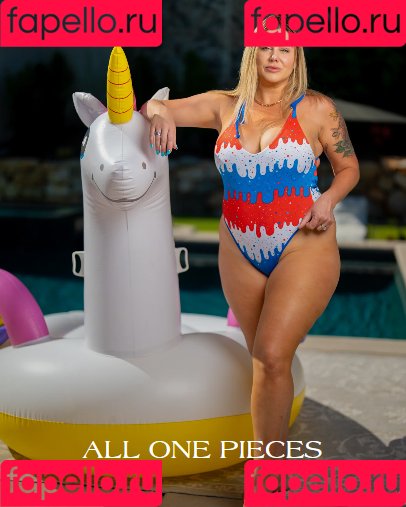 Bikinibee Onlyfans Photo Gallery 