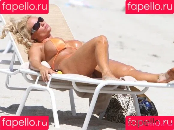 Nicole Coco Austin Onlyfans Photo Gallery 