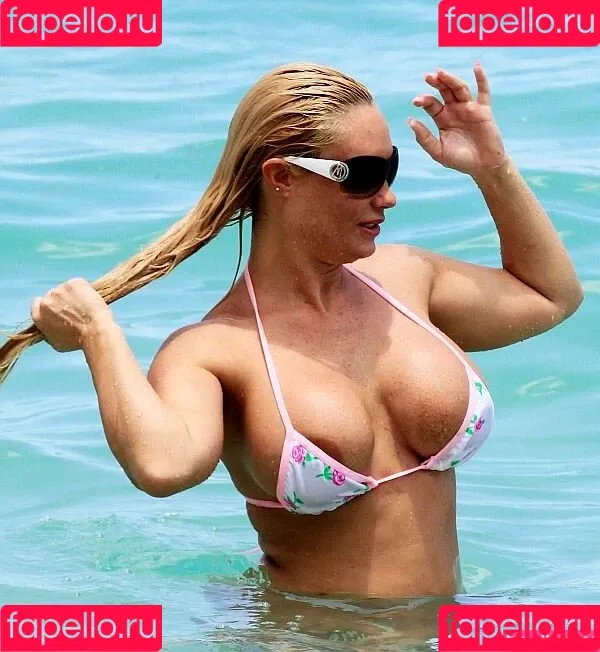Nicole Coco Austin Onlyfans Photo Gallery 