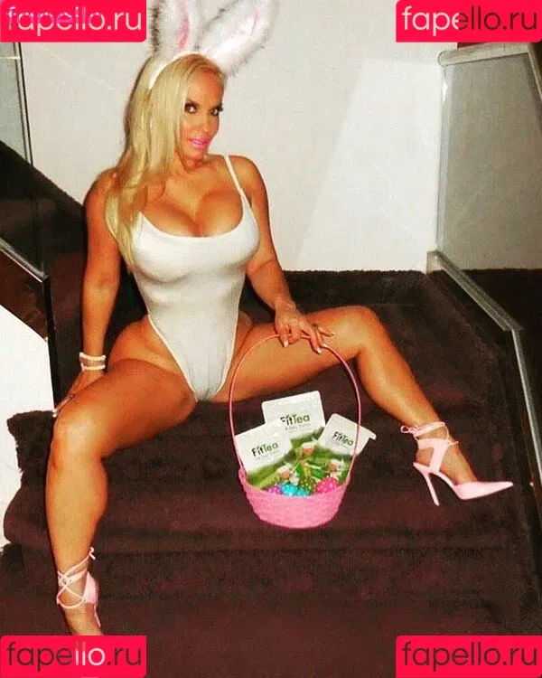 Nicole Coco Austin Onlyfans Photo Gallery 