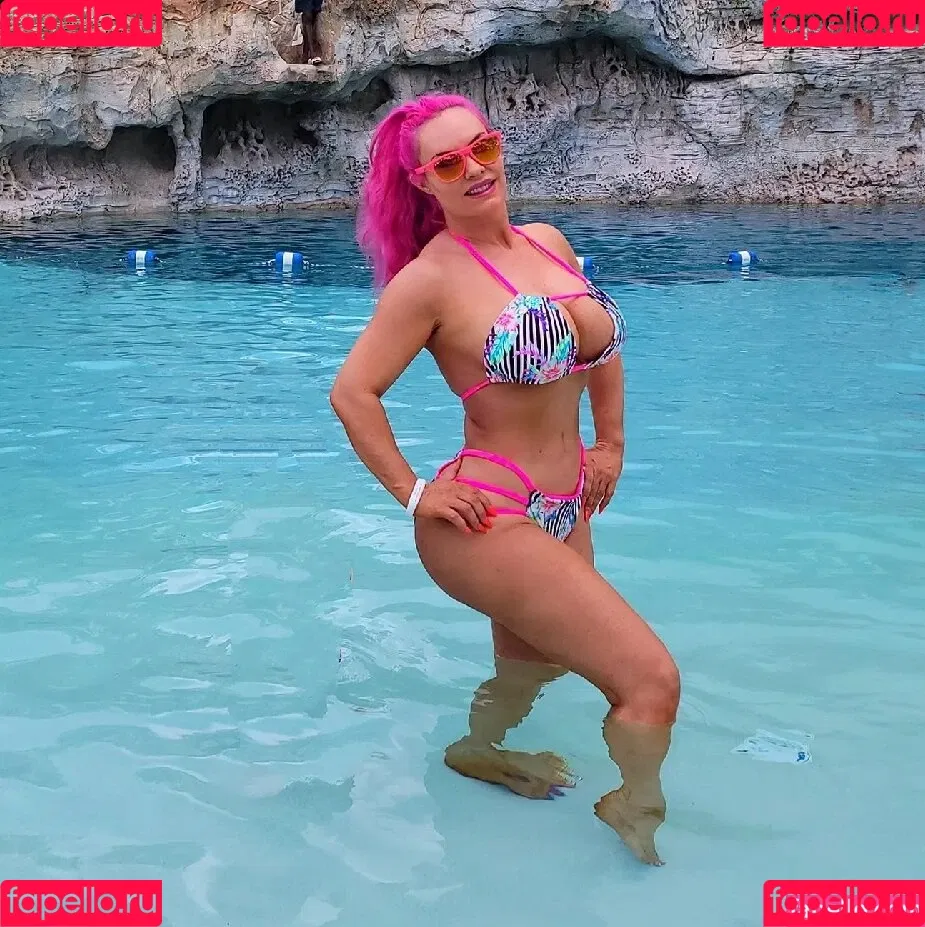 Nicole Coco Austin Onlyfans Photo Gallery 